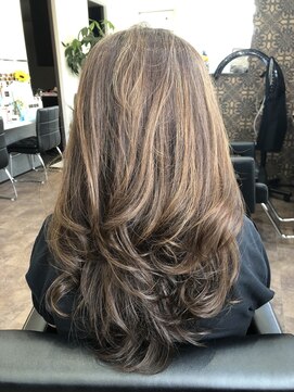 サロンドジュネ(salon de JUNE) 愛されエレガントロング