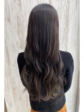 ジーナ セントラル銀座(Zina) 小顔オリーブカラーボブルフハイライトカラークールショート