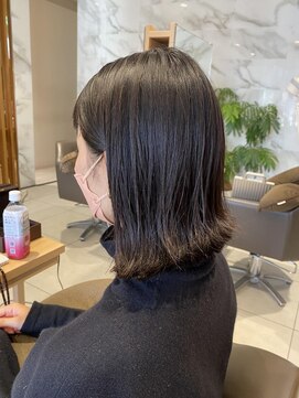 キャリ(CALI) 切りっぱなし外ハネスタイル　CALI・田町・三田・美容室・CHIAKI