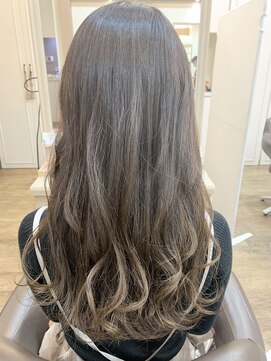 アルターリール(aL ter Rire) アッシュベージュ/グラデーション/福原遼華