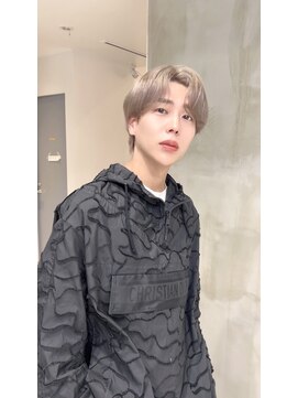 ザシェノンアオヤマ(THE CHAINON AOYAMA) 韓国メンズプラチナブロンド