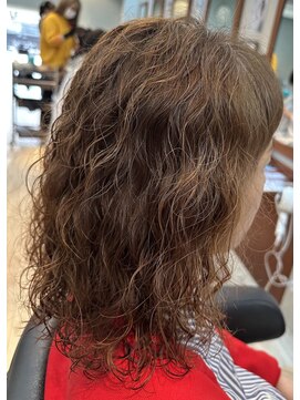 イーエル グランデ(e.ll grande) ミディアムスパイラルパーマ