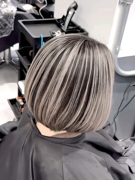 シエラ 堀江(CIERA.) くびれヘアアプリコットオレンジハイライトカラーショートカット