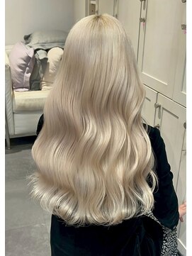 ベレーザ 渋谷(BELEZA) 16756抜きっぱなしブロンドハッシュカットホワイトブロンド