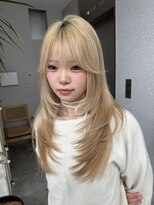 天神美容室&nbsp;ハイトーン天神大名レイヤーカットデザインカラーブリーチ