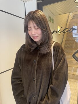 ユニコ(unico) オリーブベージュ/レイヤーカット