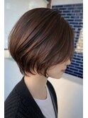 乾かすだけでまとまる小顔ショートボブ