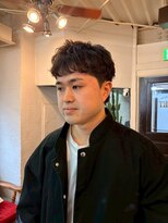 ビーバイエイトジェンツ(Bee by EIGHT GENTS)&nbsp;刈り上げセンターパート/波巻きツイストスパイラル/心斎橋