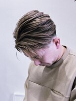ネクストフォーヘアー(NEXT for hair)&nbsp;バレイヤージュ　センターパート　テーパーフェード