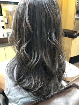 ヘアー ワークス ボンズ マリナーズ(Hair works Bond's marinas ) アッシュグレー