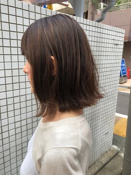 エヌ トーキョー(enu TOKYO) 伸ばしかけボブ 脱白髪染め ハイライト