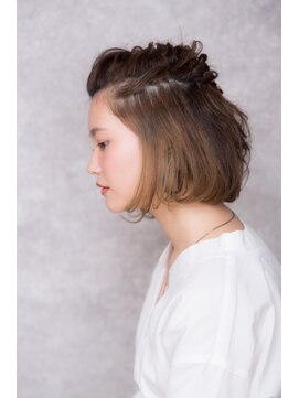 スタジオ 渋谷 原宿(Stujio) ポンパドールのボブスタイルアレンジ