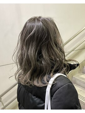 アコレ カリテ 草津店(ACCOLE qualite) グレーシルバーカラー