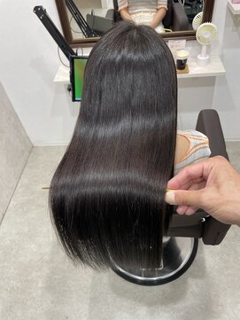 ラナ(Lana) 【Lana】暗髪オリーブグレー　艶髪　髪質改善カラー