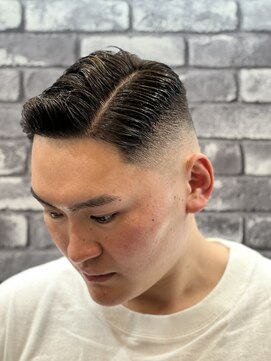 プラウド(PROUD) 7.3スキンフェード/田町/メンズカット/ビジネス/ヘッドスパ