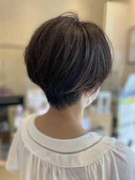 エン(enn...) 大人の柔らかふんわりショート