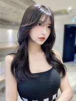 エヌアイ オモテサンドウ(ni omotesando)&nbsp;ワンホンレイヤーカット＊顔周りカットツヤカラー黒髪グレージュ