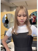 ナチュラルブロンド顔周りレイヤー冬カラー透明感ブリーチ渋谷駅