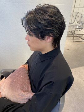 ユーフォリア 渋谷グランデ(Euphoria SHIBUYA GRANDE) 毛流れレイヤー　センターパートウルフ　アッシュグレー　MOMO