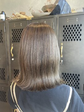 アチーブリス(achieve Liss) 艶カラーグレージュ外ハネ大人可愛いミディアムヘア20代30代