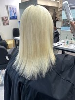 ペレ 渋谷(PELE)&nbsp;イメチェン/ホワイトブロンド/外ハネボブ/美髪/渋谷