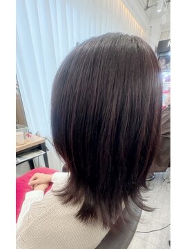 ウイ バイ ファースト 北四番丁店(u'i by first) 上品な雰囲気な外ハネレイヤースタイル