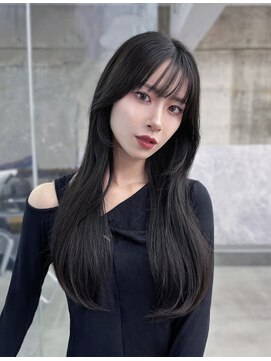 フィヴェント(Fivent) 黒髪韓国小顔レイヤーイメチェン暗めオリーブグレークラゲヘアー