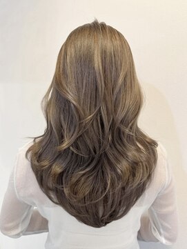 ムード(MOOD,) イメチェン/ピンクベージュ/アンブレラカラー/前髪/銀座駅