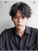 スーツ短髪ツーブロック束感モテる黒髪シークレットパーマ流行