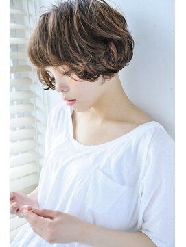 グアン(guang') ライトウェーブ×ショートボブ