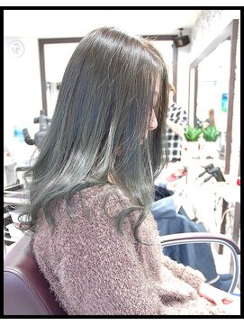 メタ(META) 外国人風グレージュカラー(暗めのグリーンブルー色)