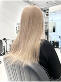 くすみベージュケアブリーチハイトーンレイヤーカット小顔