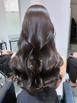 アンキシム(AHNKISM) 【レイヤーカット】韓国ヘア顔まわりカットロングレイヤー堀江