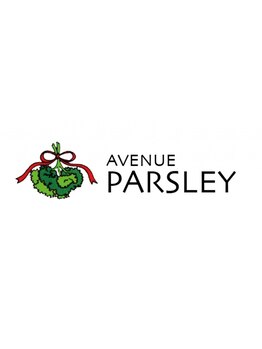 自然なツヤと上品な色で魅せる大人のためのグレイカラー。PARSLEY avenue店で理想の髪色を長く楽しむ。