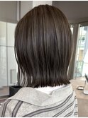 栄ハイライト透明感耳掛けボブ
