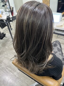 プライズ アイリス 池袋東口店(prize Iris) 白髪ぼかしハイライトブリーチダブルカラー池袋駅徒歩1分駅近