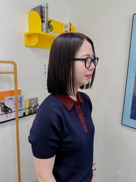 髪と自然 地毛風アッシュ × 王道切りっぱなしボブ