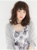 無造作ルーズな暗髪アンニュイカール鎖骨ミディ