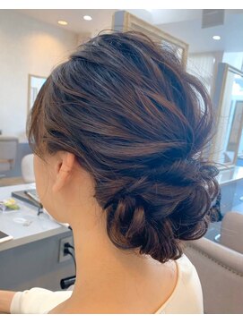 ジーナ 福岡天神(Zina) ゆるふわシニヨンアレンジ♪