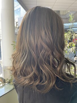 モア 下通店(MORE) オリーブベージュカラー