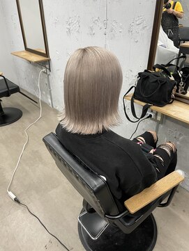 ヘアスタジオワン 藤沢店(HAIR STUDIO ONE) ハイトーンベージュ外はねボブ