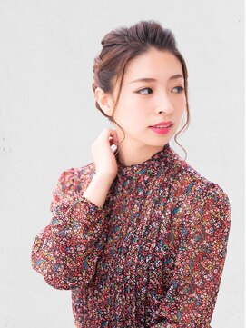 ディーバ 渋谷(D.I.E.V.A) 20代30代40代大人カジュアルアップバングシニヨンヘアアレンジ