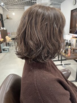 アオゾラヘアーヒカリノモリ(AOZORAHAIR hikarinomori) ミディアムウェーブ＊レイヤーパーマ