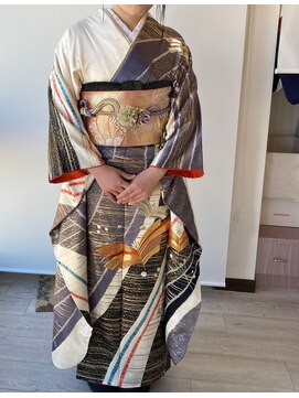 コアフール美感の季 振袖着付