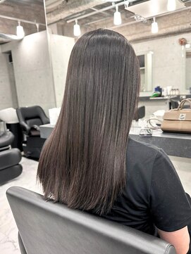 エンディアリング 東銀座(Endearing) レイヤーカット イメチェン 美髪 ホワイトブロンド