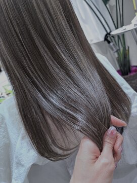 ファムバイアヴァンス(Femme by AVANCE.) 【@篠澤】大人ハイライト×グレージュ