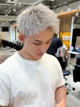 ルースト 渋谷店(ROOST) ホワイトシルバー