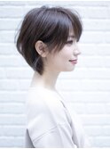 大人かわいい耳かけショート×透明感カラー