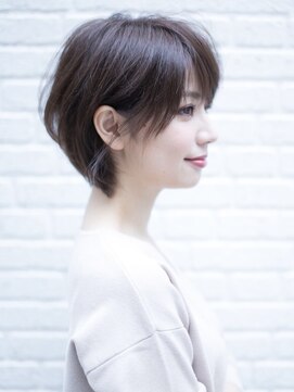 エイチバイシオミエイチ 神戸三宮(H by shiomi H) 大人かわいい耳かけショート×透明感カラー