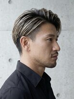 バーバーバー ナカノ(BARBER BAR NAKANO) 外国人風ホワイトグレージュ×大人のフェード・アップバング